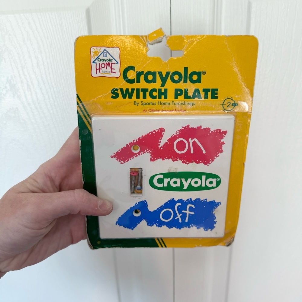 NIP Vintage Crayola crayon light switch plate